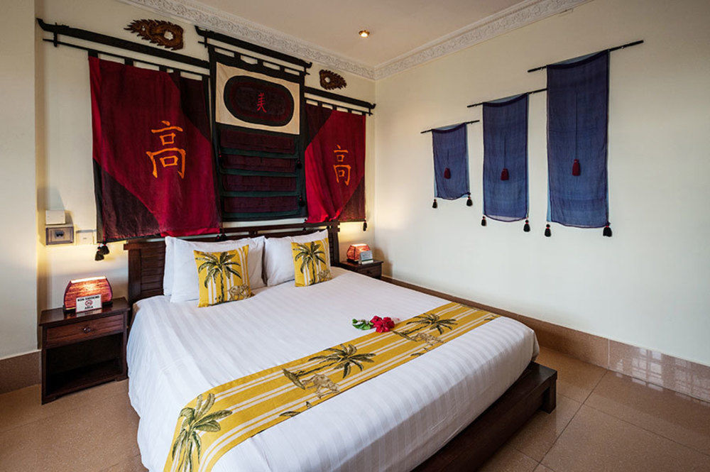 Red Hibiscus Hotel Phnom Penh Bagian luar foto